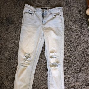 Light wash jeggings from Aeropostale